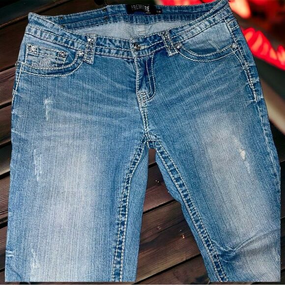 Rue21 Jeans Bootcut Premiere Embellished Cross 5 Pocket Distressed Denim 7/8 Y2K - Picture 12 of 16